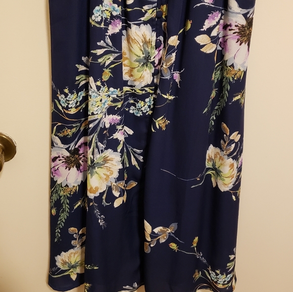 Mid Calf Dress - Picture 2 of 4